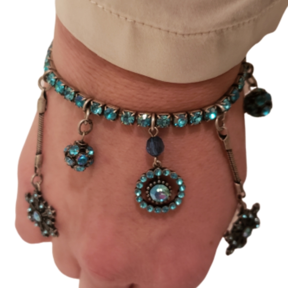 Vintage bracelet snowflake blue glass crystal drop